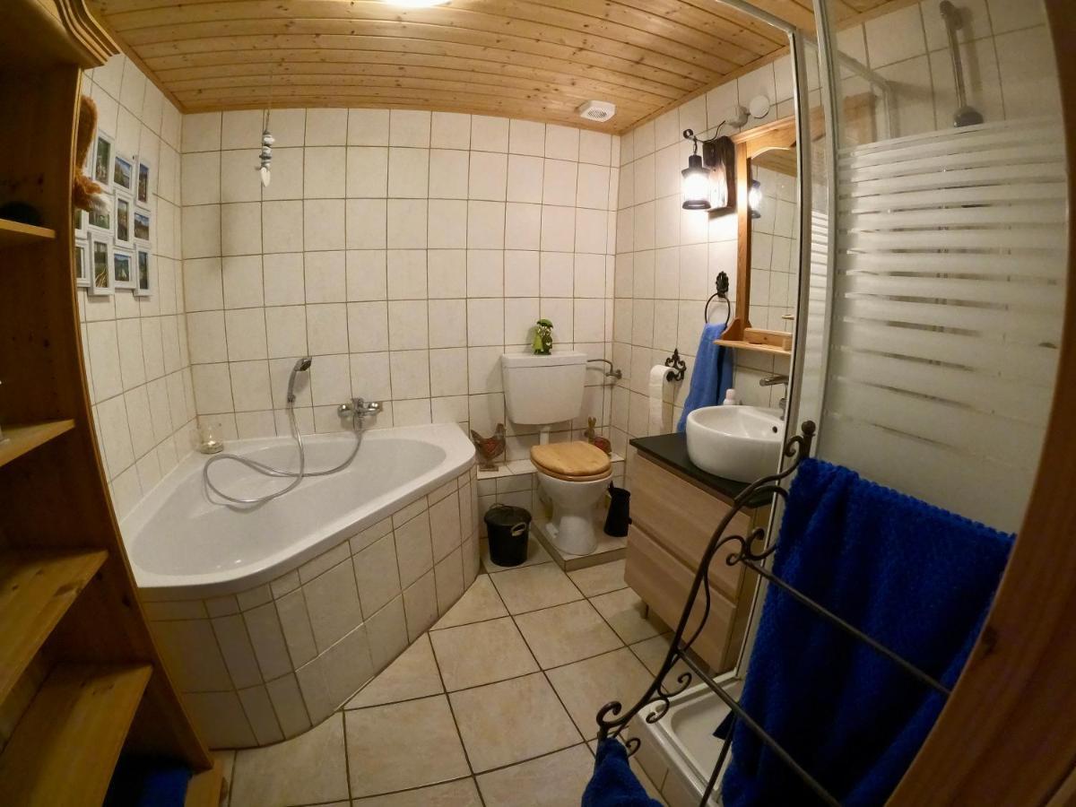 Pfaffensteghof Apartment Rickenbach  ภายนอก รูปภาพ